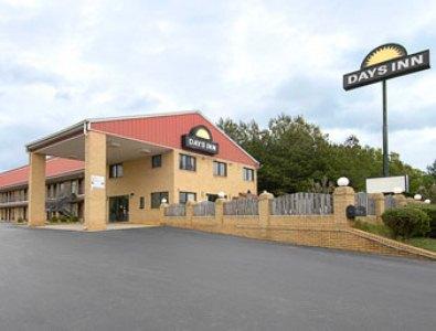 Days Inn By Wyndham Richburg Exteriör bild